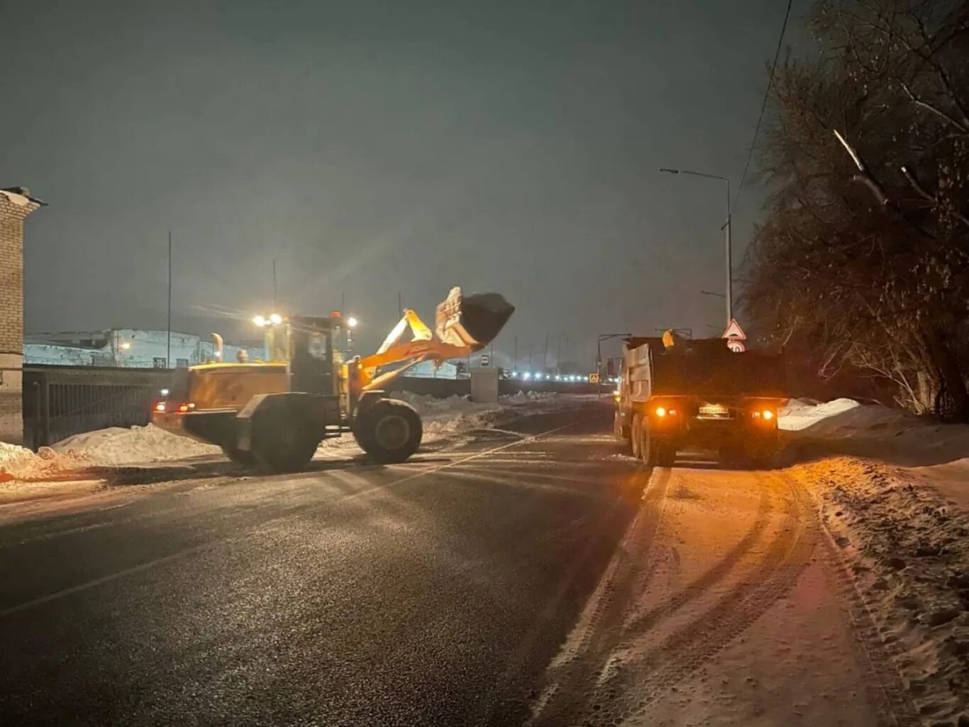Когда уберут город. Когда уберут город. Когда уберут город. Пыль в городе. Беглов губернатор санкт-петербурга снег.
