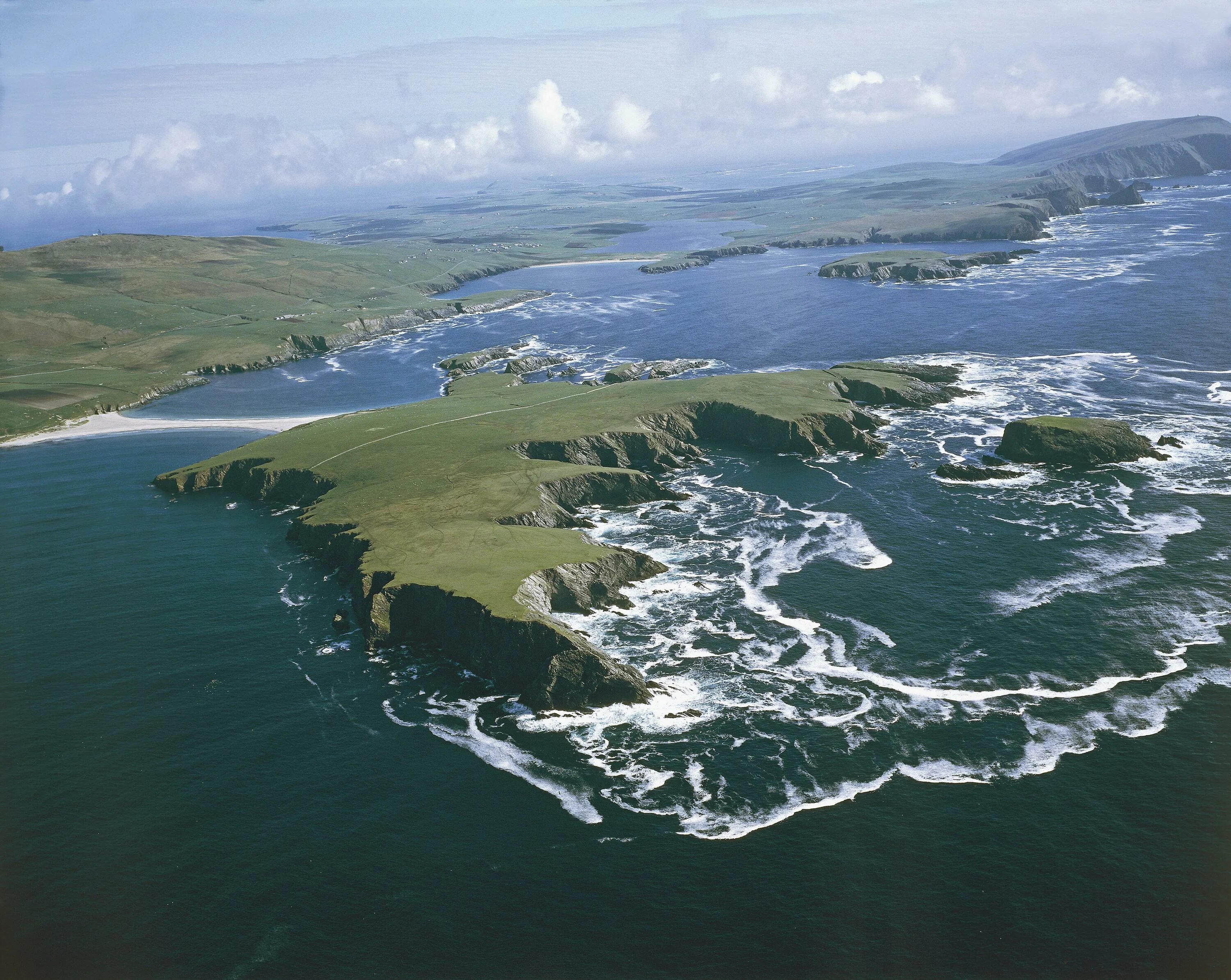 Архипелаги атлантического. Мейнленд остров Шотландия. Архипелаг Шетландские острова. Остров Шетланд Шотландия. Мейнленд (архипелаг Оркнейские острова).