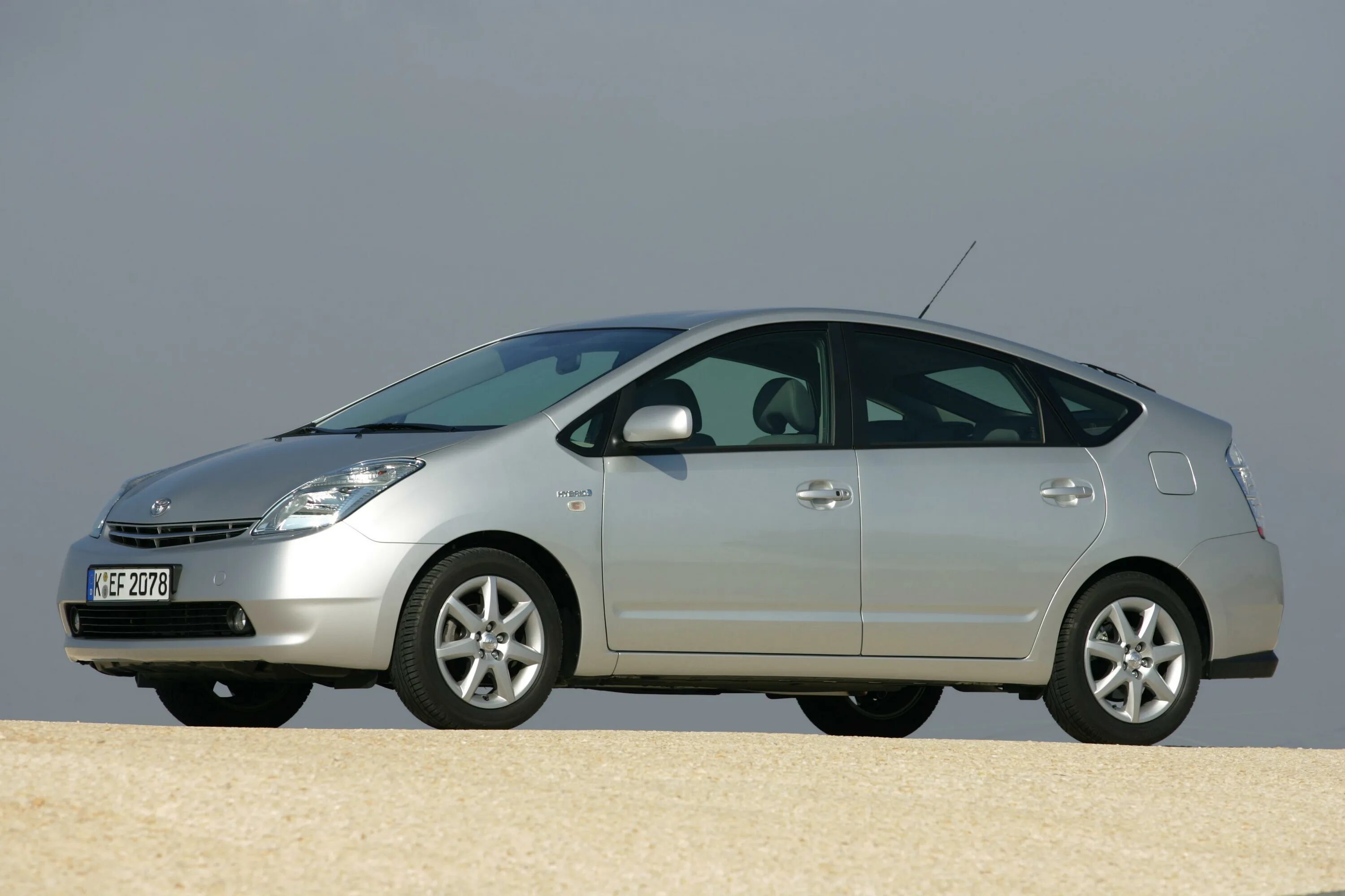 Toyota prius второе поколение. Toyota prius 2. toyota prius (второе поколение) 2009. тойота приус 2009. тойота приус 2003.