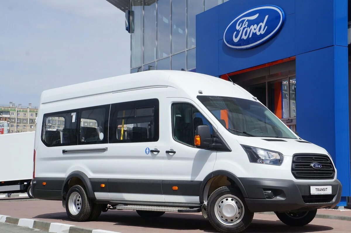 Бел транзит. Ford Transit пассажирский 2021. Ford Transit пассажирский 2017. Ford Transit 2020 пассажирский. Форд Транзит минибус.