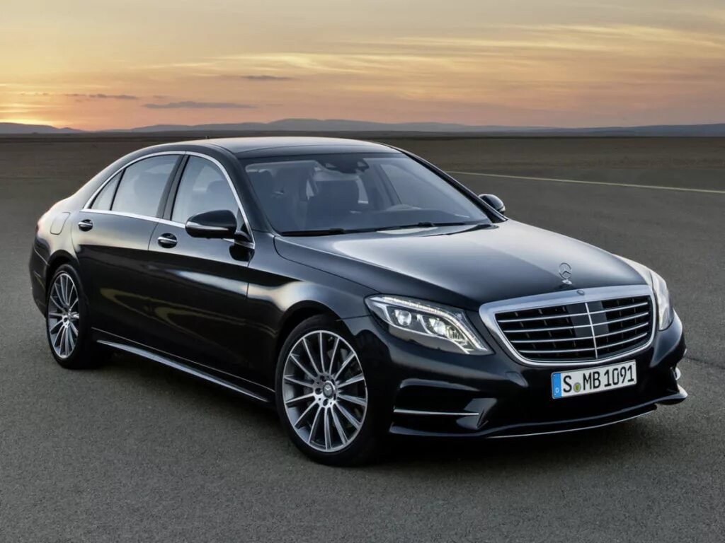 Русский s класс. Mercedes Benz s class. Mercedes-Benz s-класс (w222). Mercedes Benz s class s350. М еррседес бенз s Аласса.