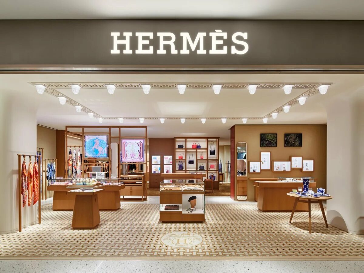 Гермес товар. Гермес бутик. Эрме Париж. Hermes Paris shop. Hermes Boutique Paris.