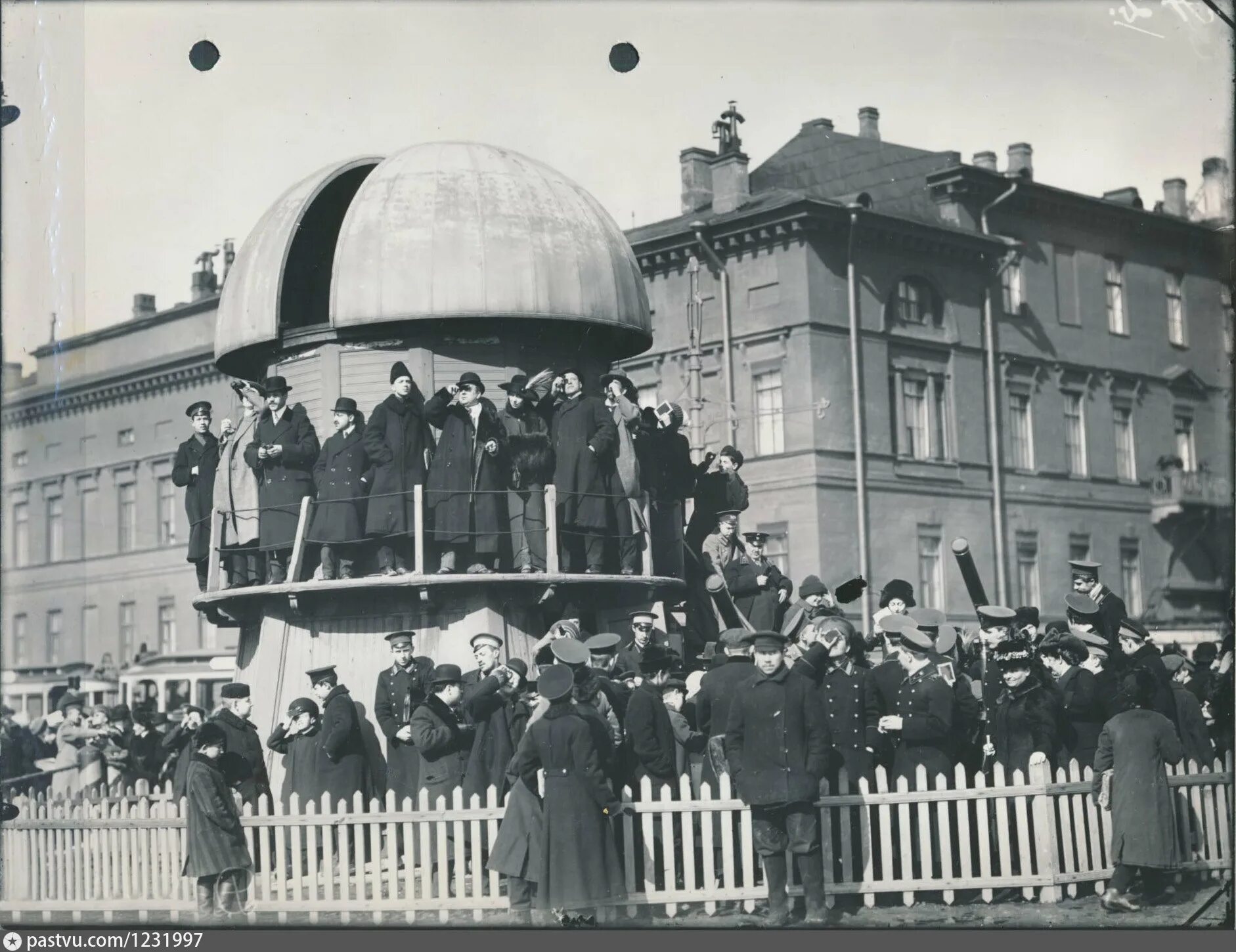 Марсово поле обсерватория. Петербург 1912. Солнечное затмение 1912 Петербург. Фотография 1911 года.