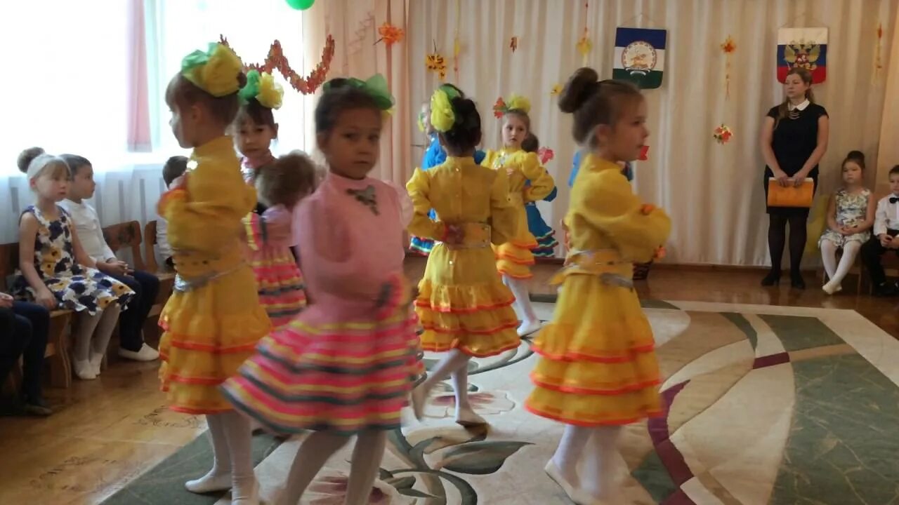 Башкирский танец в детском саду. Башкирский танец в садике. башкирский танец для детей. башкирия детский танец. дети детского сада танцуют башкирские танцы.