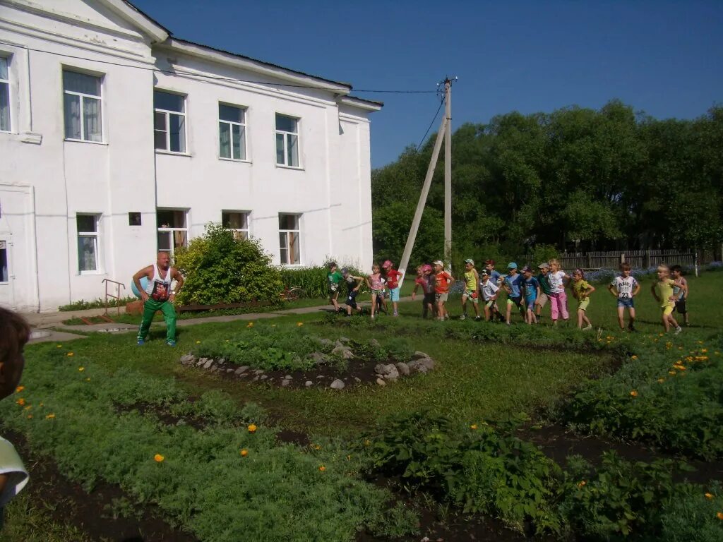 Сайт татарской школы новосибирской области. Село Новопервомайское. Новопервомайская школа. Садик село Новопервомайское. Первомайская СОШ татарского района Новосибирской области.