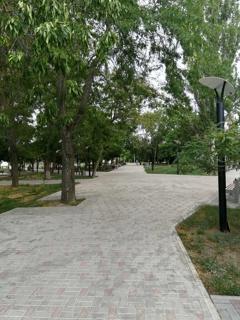 детская площадка кремль в красноперекопске. центральный парк красноперекопск. красноперекопск скверы. парк красноперекопска крым. парк химиков красноперекопск.