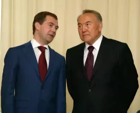 Казахские марки. Казахстан в 2008 году. Марка почтовая. Байтерек казахстан монета. Байтерек казахстан монета.