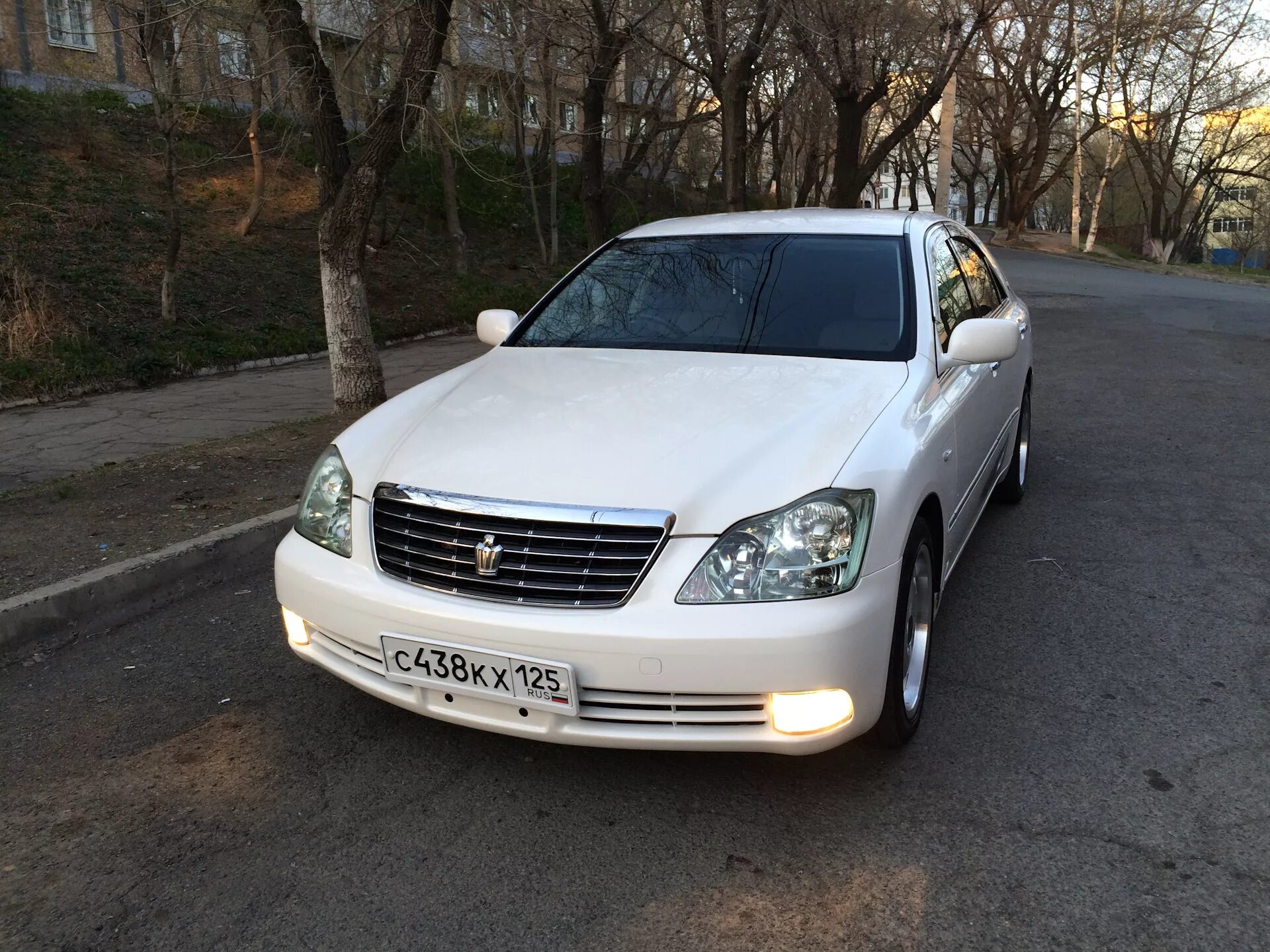 Продажа тойота краун. Toyota Crown 2004. Тойота Краун s180. Toyota Crown 180. Тойота Кроун 2004 года.