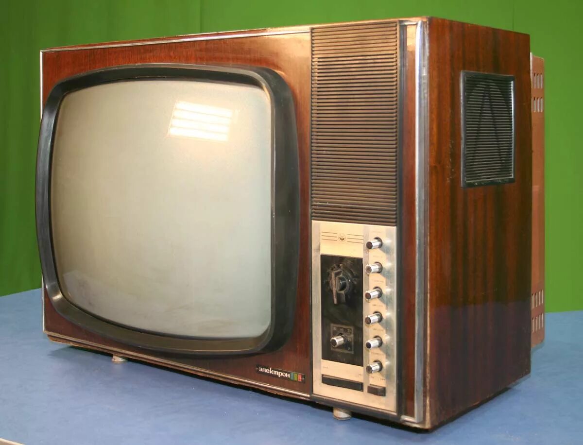 Ламповый телевизор электрон 703. Цветной телевизор электрон 718. Ламповый телевизор электрон 718. Телевизор электрон 718 сенсор.