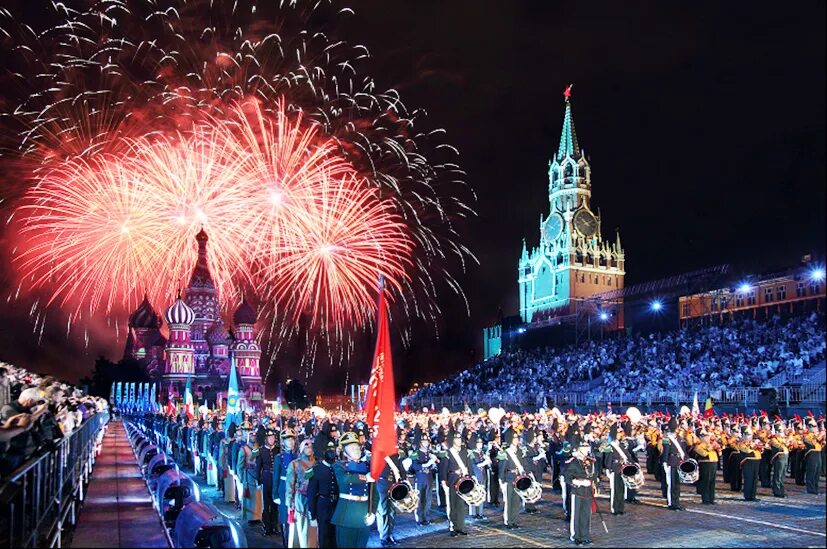 Москва салют парад победы. Естиваль "спасская башня". Праздничный парад победы. Парад на день благодарения в нью-йорке. День росси празднование.