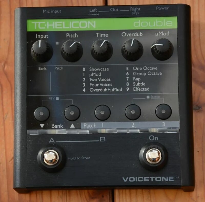 Вокальный tc. Helicon VOICETONE Double. TC Helicon EQ. TC Helicon perform крепление на стойку диаметр. TC Helicon Play Acoustic синий экран.