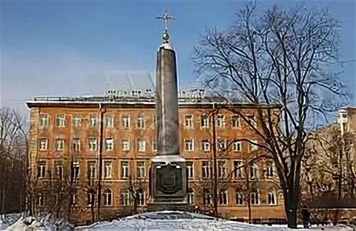 Введенская городская клиническая больница санкт петербург. Введенская больница загородный проспект. введенский сквер спб. памятник перед введенской больницы.
