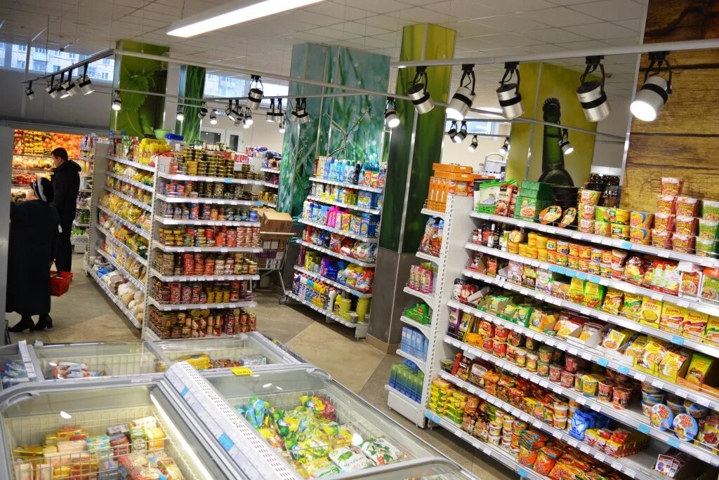 Ман магазин волгоград. Продуктовый магазин внутри. Stored many. Stored many. Сетевые магазины.