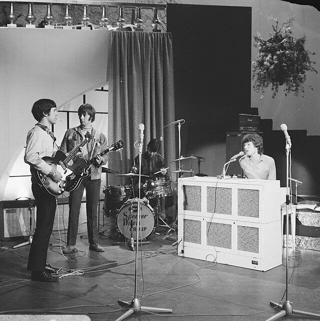Spencer davis. Группа the spencer davis group. мафф уинвуд. группа the searchers. группа (1966).