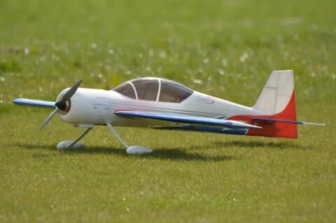 Model aircraft