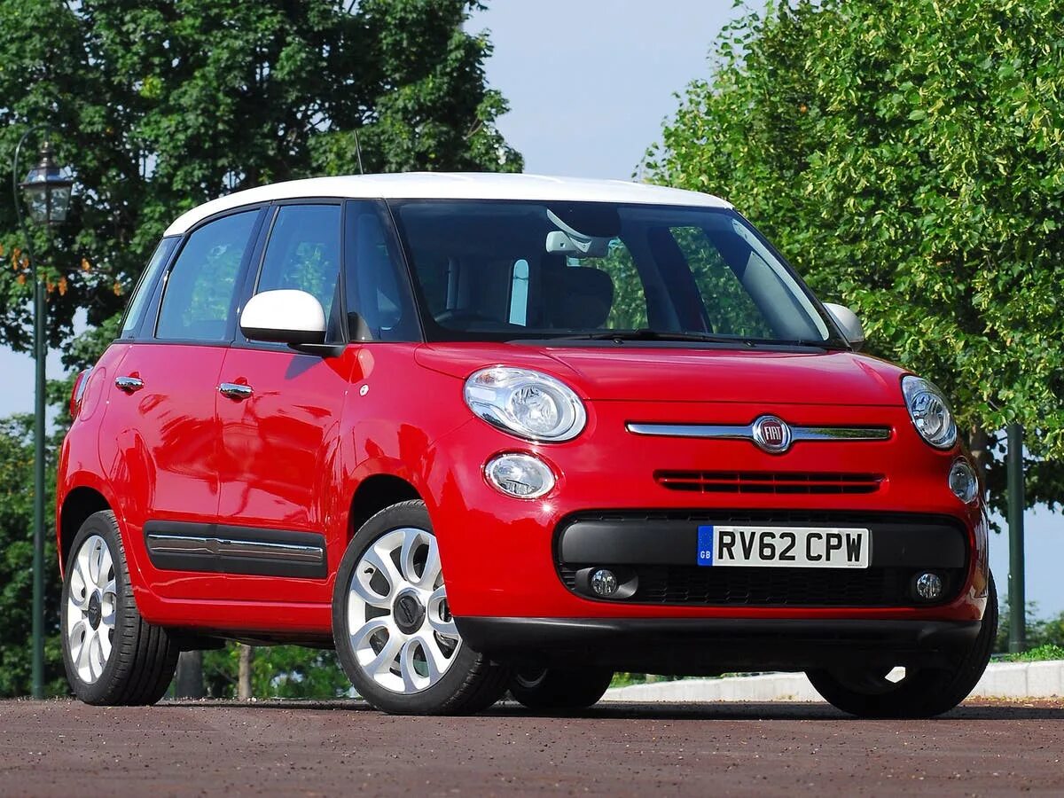Fiat 500 модельный ряд. Машина fiat 500. Автомобили фиат фото. Модельный ряд фиат 2022. Автомобили фиат фото.