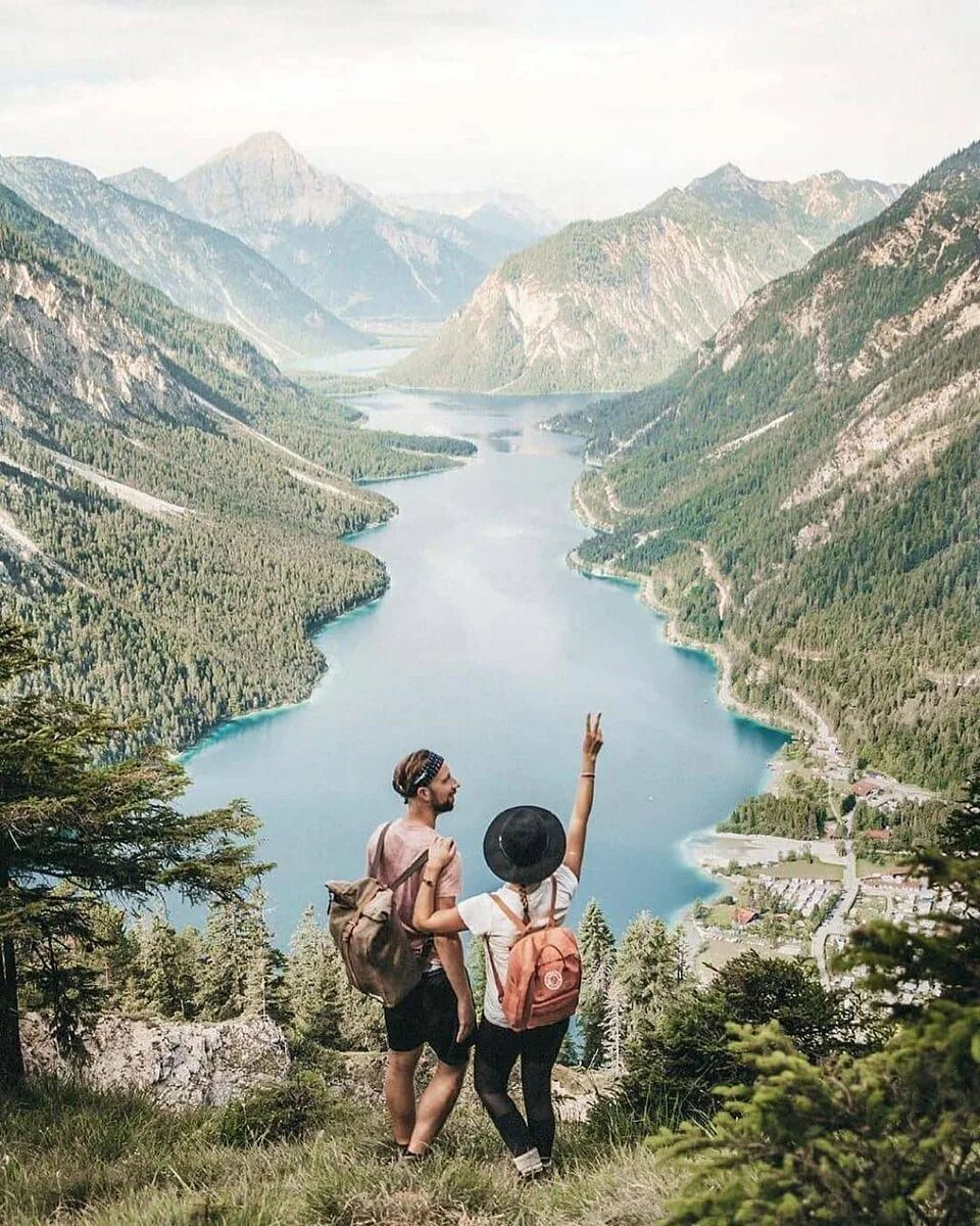 Презентация по английскому. Алекс хоннольд. Лайк тур. Что такое экологический рюкзак. Английский тема путешествие.