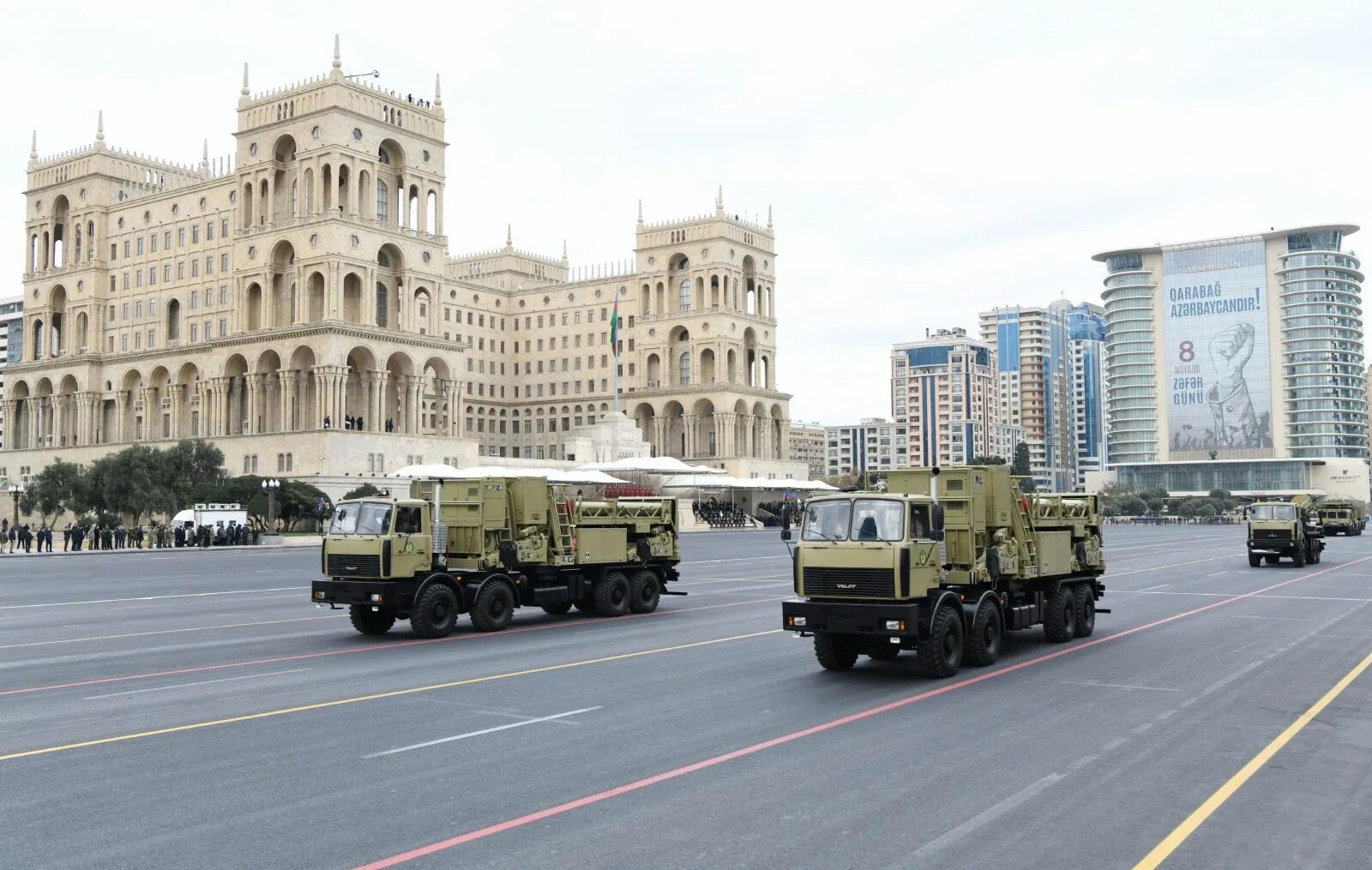 Азербайджан начнет войну. Военный парад Азербайджана 2020. Парад по площади Азадлыг Баку. 1989 Азербайджан площадь Азадлыг. Парад Победы в Баку.