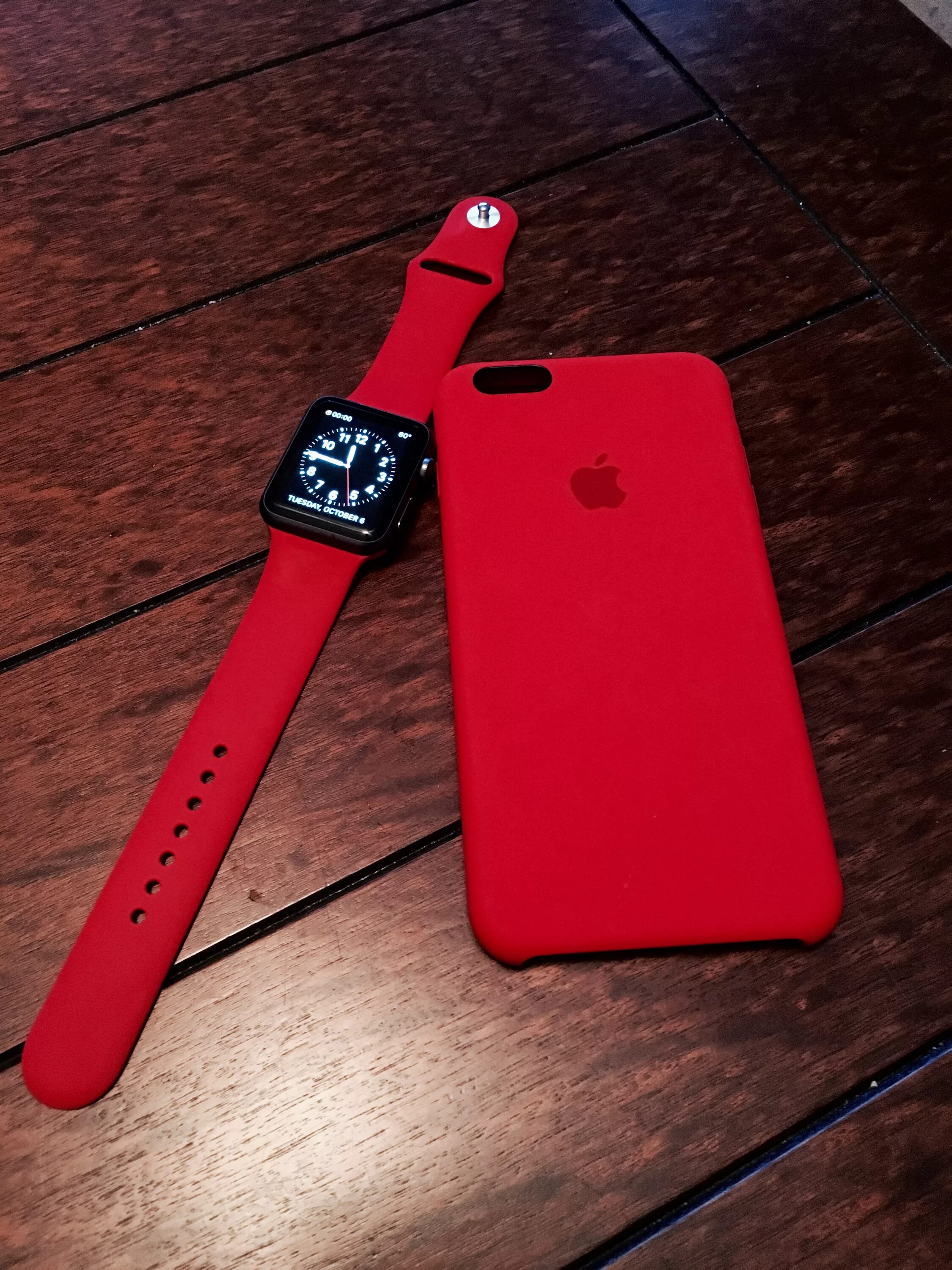 Apple watch product red. Iphone 6 product red. красный чехол на эппл вотч. ремешок product red. красный чехол на айфон 6.