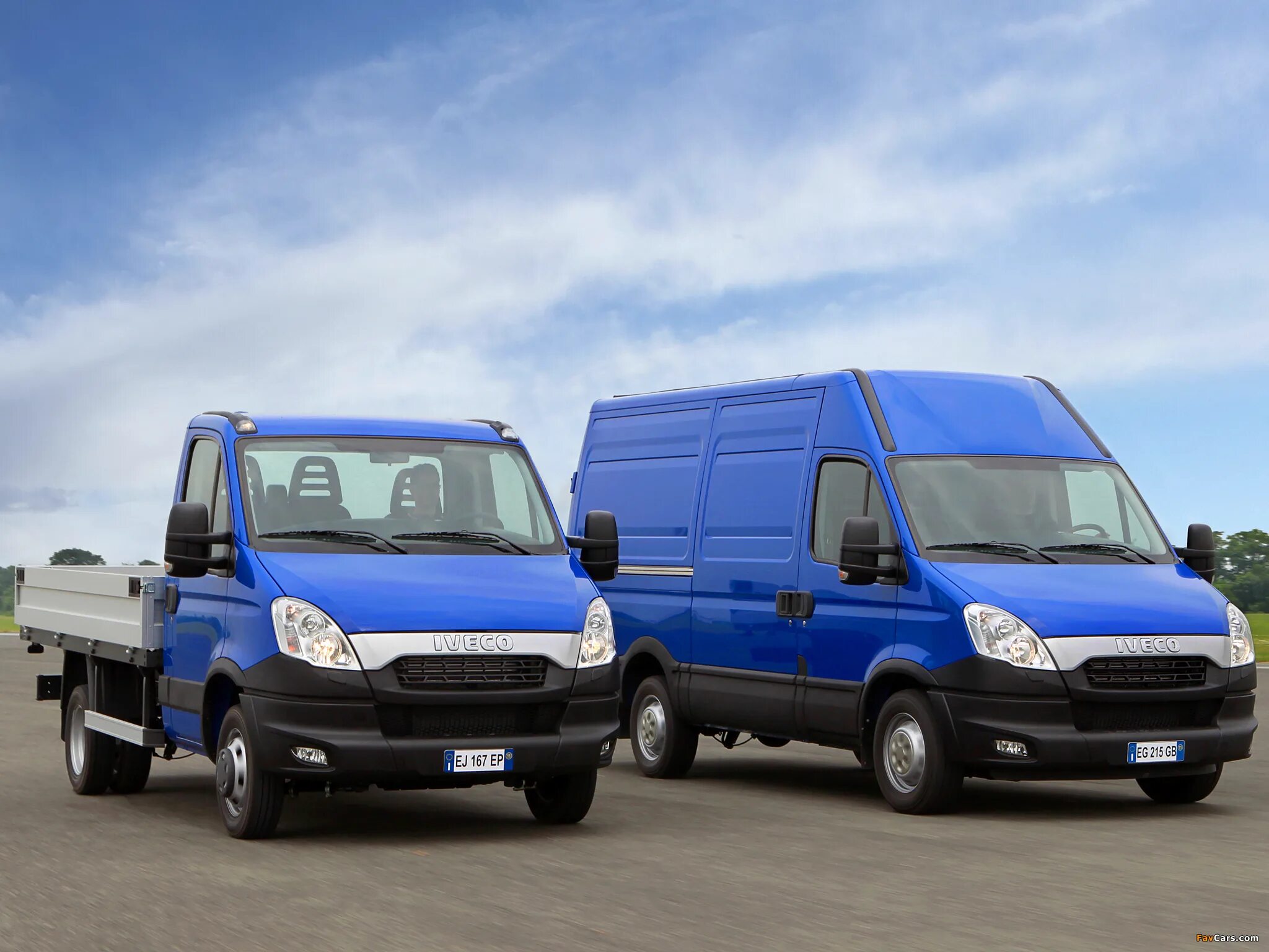 Авито легкий коммерческий. Iveco Daily. Ивеко Дейли 2011. Ивеко Дейли пассажирский. Ивеко Дейли пассажирский 2013.