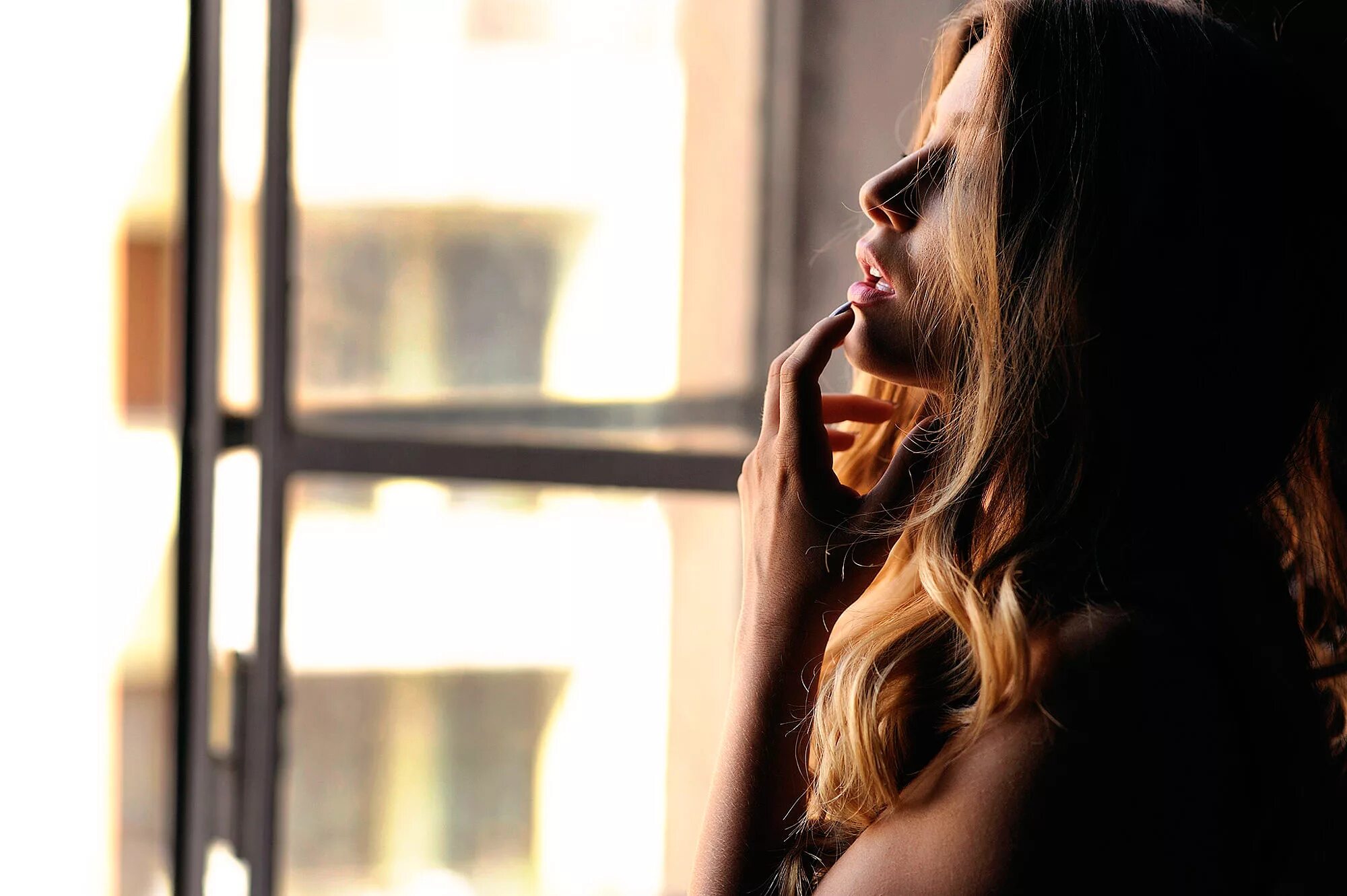 Ужасы девушка в белом платье. Неправильная девочка. Гаджеты и осанка. Супружеская измена. Неправильная девочка.