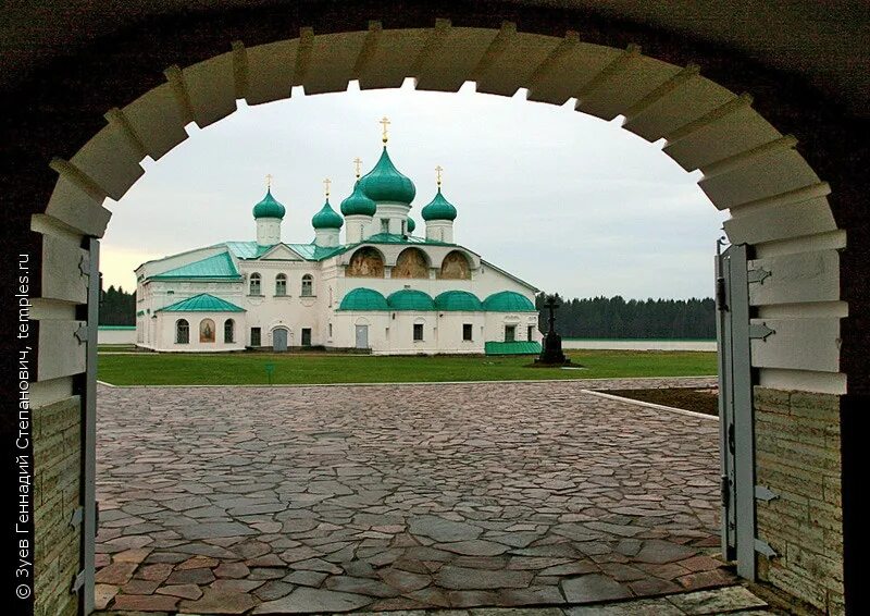 Погода старая слобода московская обл. Свирский монастырь гостиница старая слобода. Погода в д старая слобода ленинградская область. Храм иконы казанской божьей матери старая слобода. Старая слобода картинки.