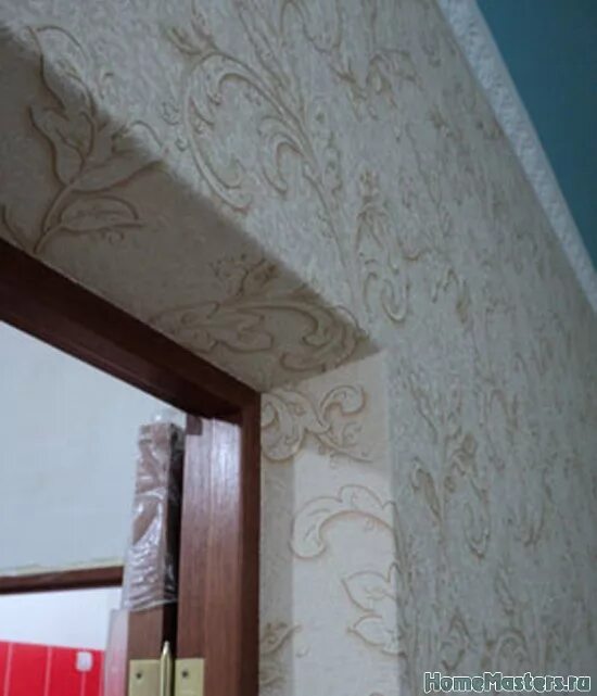 Откосы на окна оклеить обоями. Приклеивание обоев. Обои на откосах. Откосы оклеенные обоями. Обои на откосах.