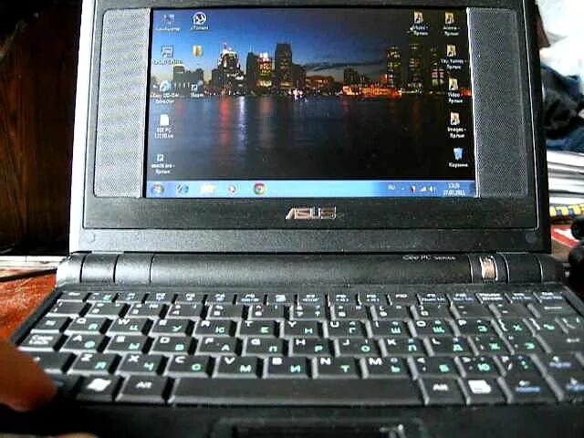 Установка asus eee. Asus eee pc 701. eee pc 701 4g. asus eeepc 701 4g. eee pc 4g.
