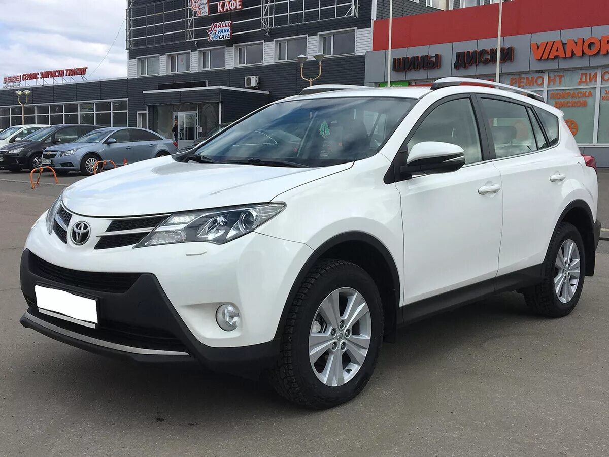 Куплю авто раф 4. Тойота рав 4 2015. Тойота рав 4 белая. Toyota rav4 белый 2015. Тойота рав 4 2015 белый.