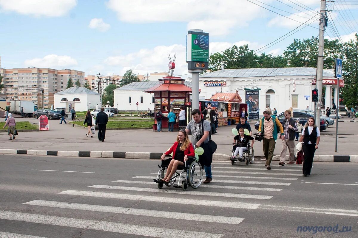 Население великого новгорода 2024. Великий Новгород население. Жители Великого Новгорода. Население в Великом Новгороде. Численность населения Великого Новгорода и Новгородской области.