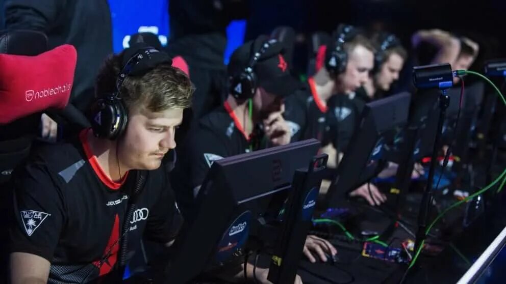 Astralis complexity gaming. Астралис кс го. esl cs go. astralis esl. астралис фото.