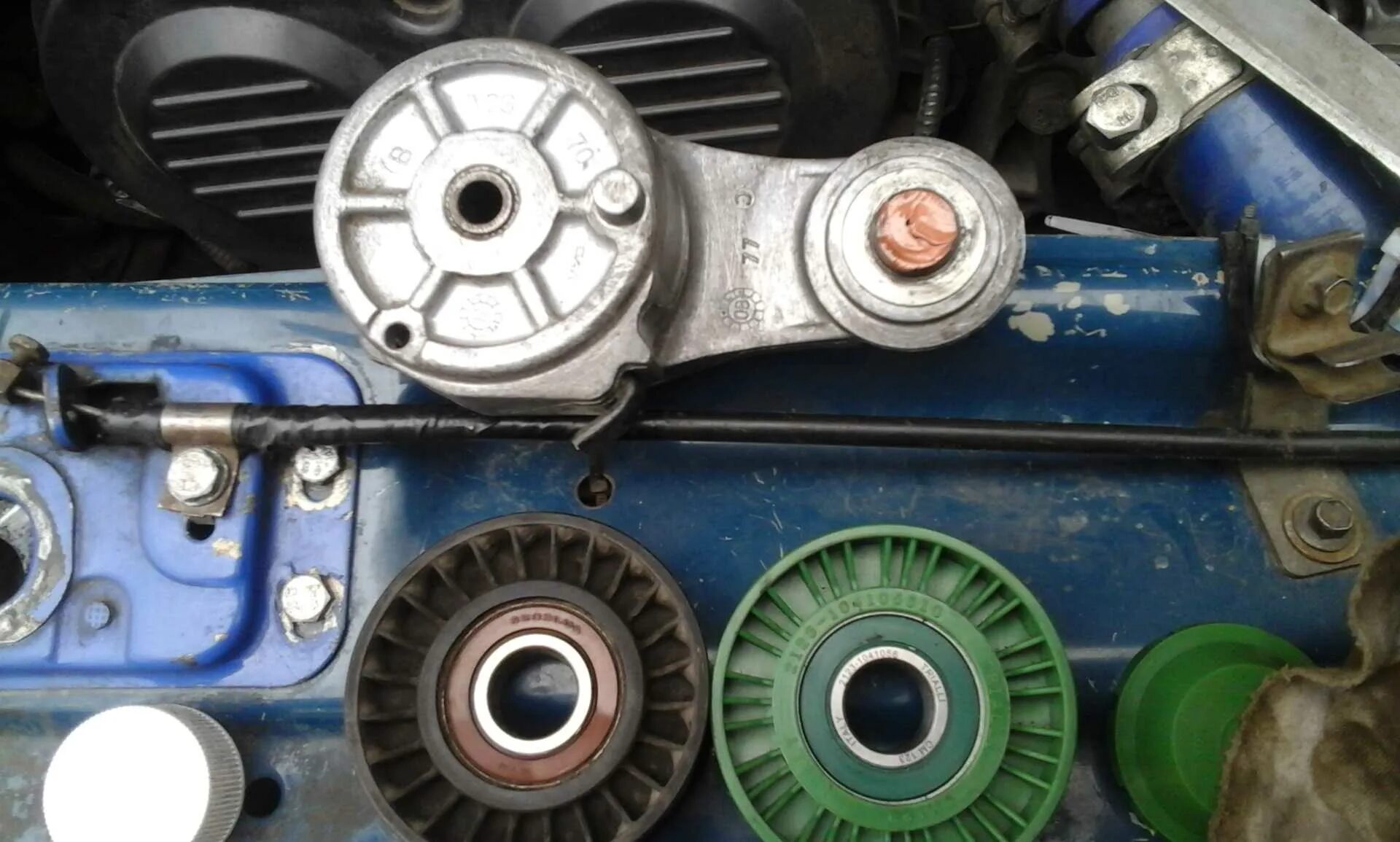 натяжной ролик грм приора 16. ремень грм лада веста 1. метки ремня грм лада веста 1. затяжка натяжного ролика грм. затяжка натяжного ролика грм.