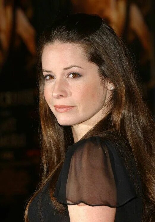 Пайпер холливелл. Marie combs. Marie combs. Зачарованные пайпер. Marie combs.