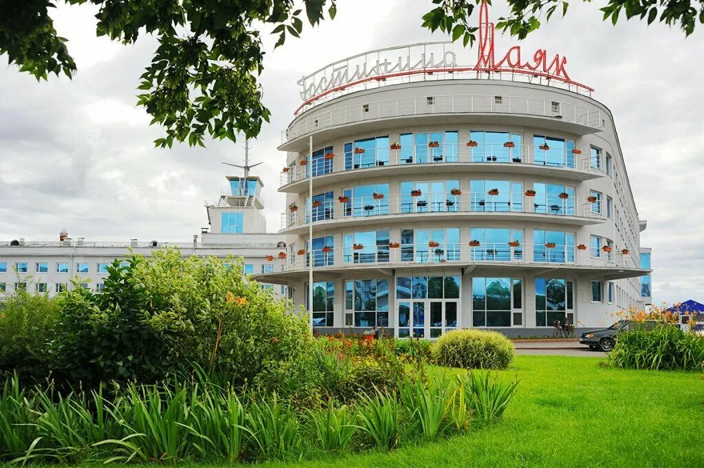 гостиница маяк отзывы. поселок листвянка гостиница маяк. гостиница маяк кинель. отель маяк 3 калининград. маяк 3 москва отель.