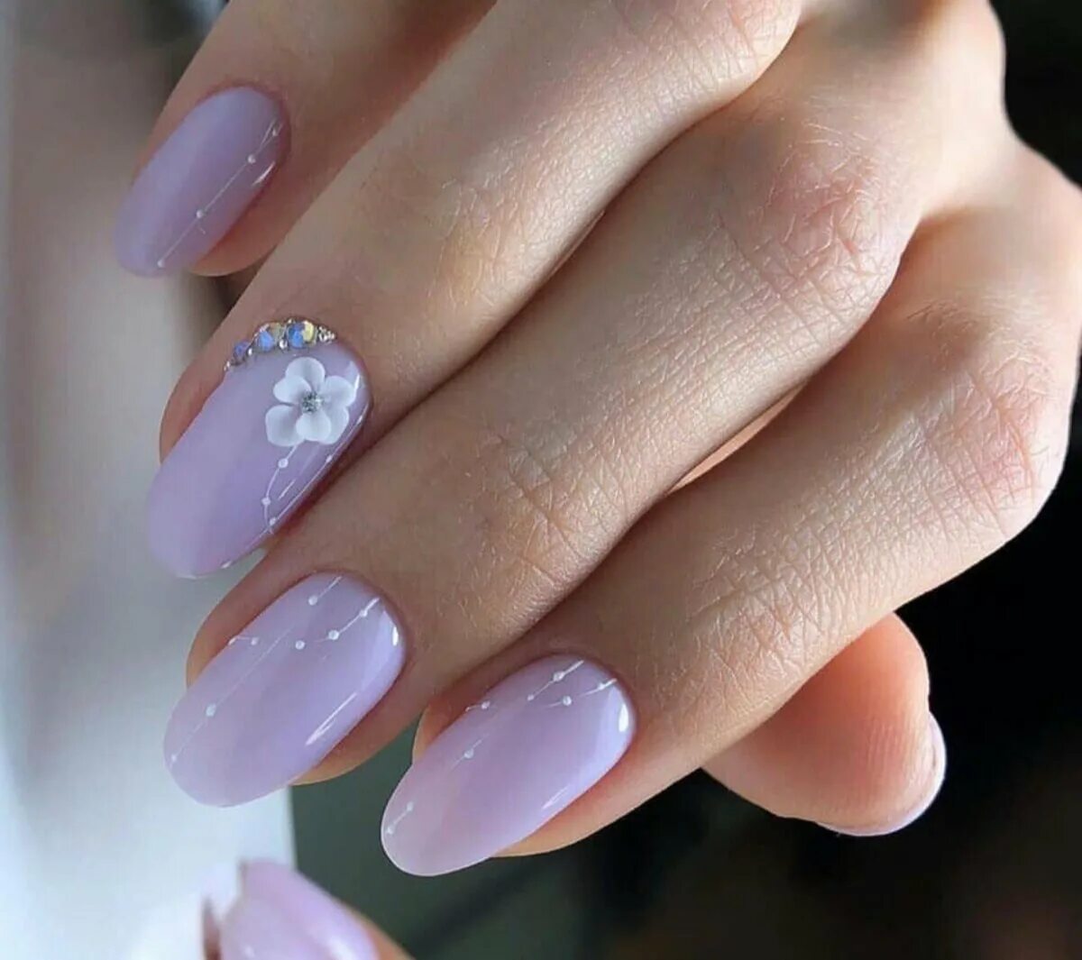 бежевые ногти. маникюр на короткие овпльные рогтм. маникюр однотонный матовый. ногти дизайн 2023 спокойные. маникюр спокойных тонов.