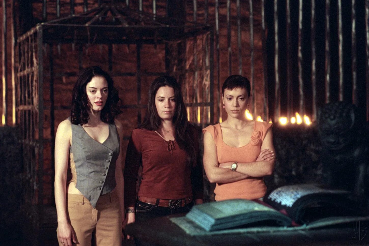 Сестры Холливелл Зачарованные. Зачарованные 1998 Фиби. Charmed 3