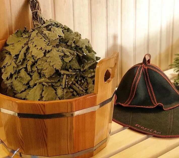 типы веников для бани. как правильно запаривать веник для бани. веник для бани. правильный дубовый веник для бани. как правильно запаривать веник для бани.