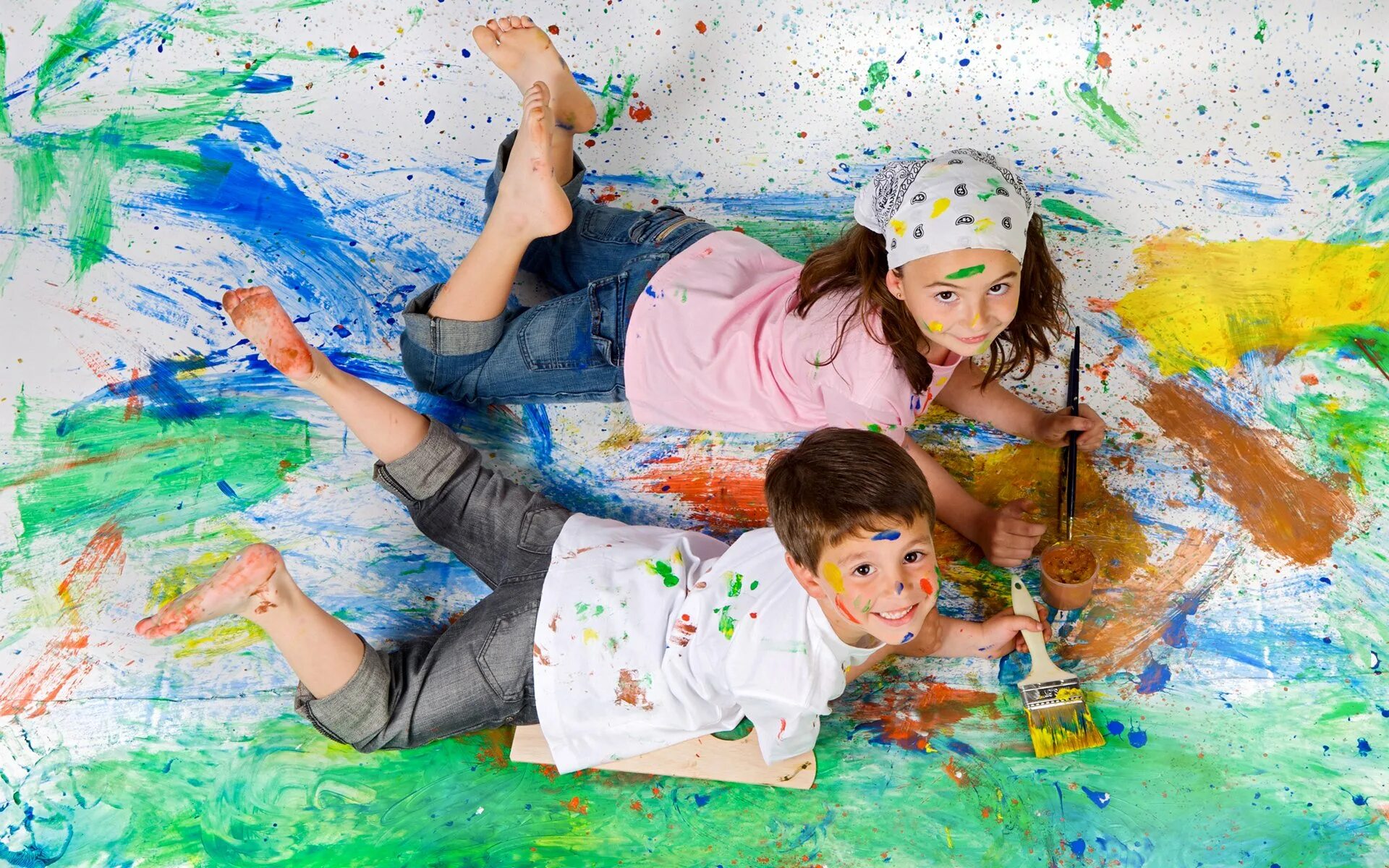 Kid paint. Рисуем с детьми. Креативное рисование для детей. Творческие дети. Краски для детей.