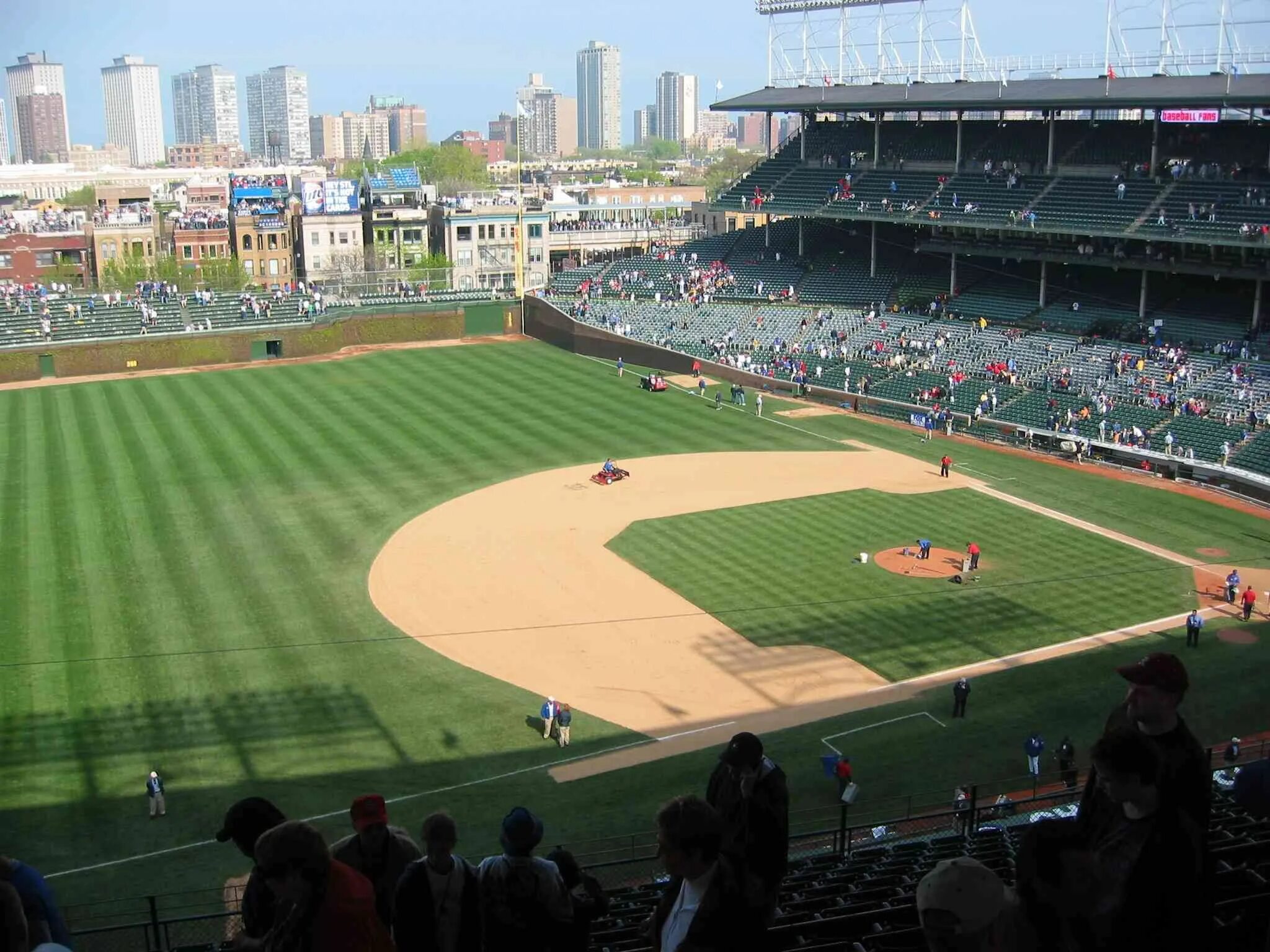 Wrigley field. Sports places. Places to do Sports. Sport places games.