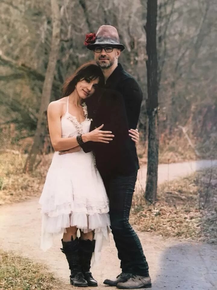 Свадьба лены миро. Мужчина лены миро. Мужчина лены миро. Лена миро в купальнике. Лена миро муж.