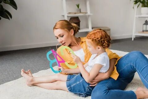 Видео мам учит дочку