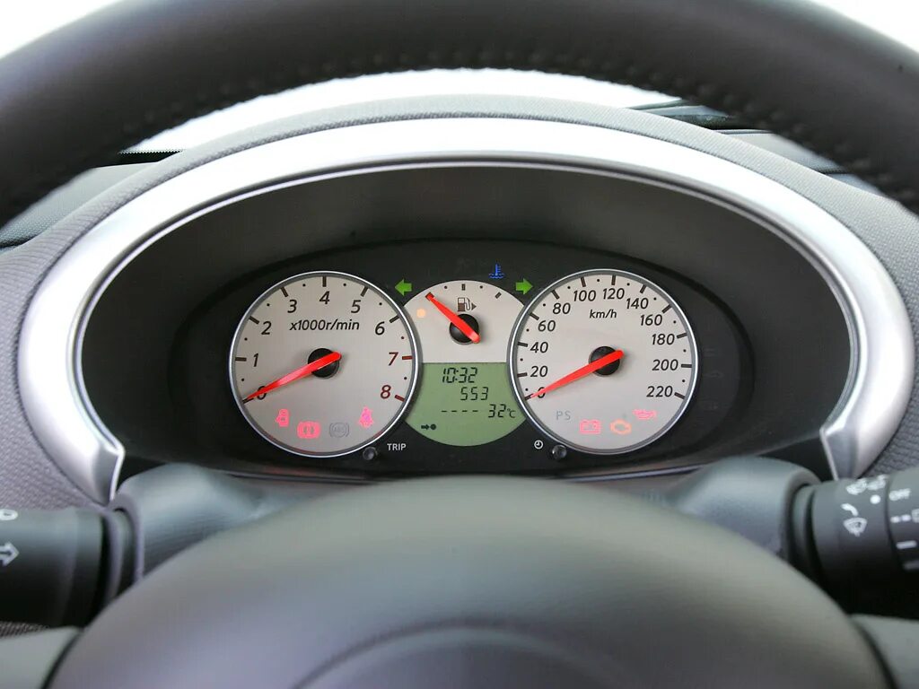 Приборная панель ниссан микра к12. Приборная панель nissan micra. Ниссан микра панель приборов. Щиток приборов ниссан микра к12. Ниссан микра панель приборов.