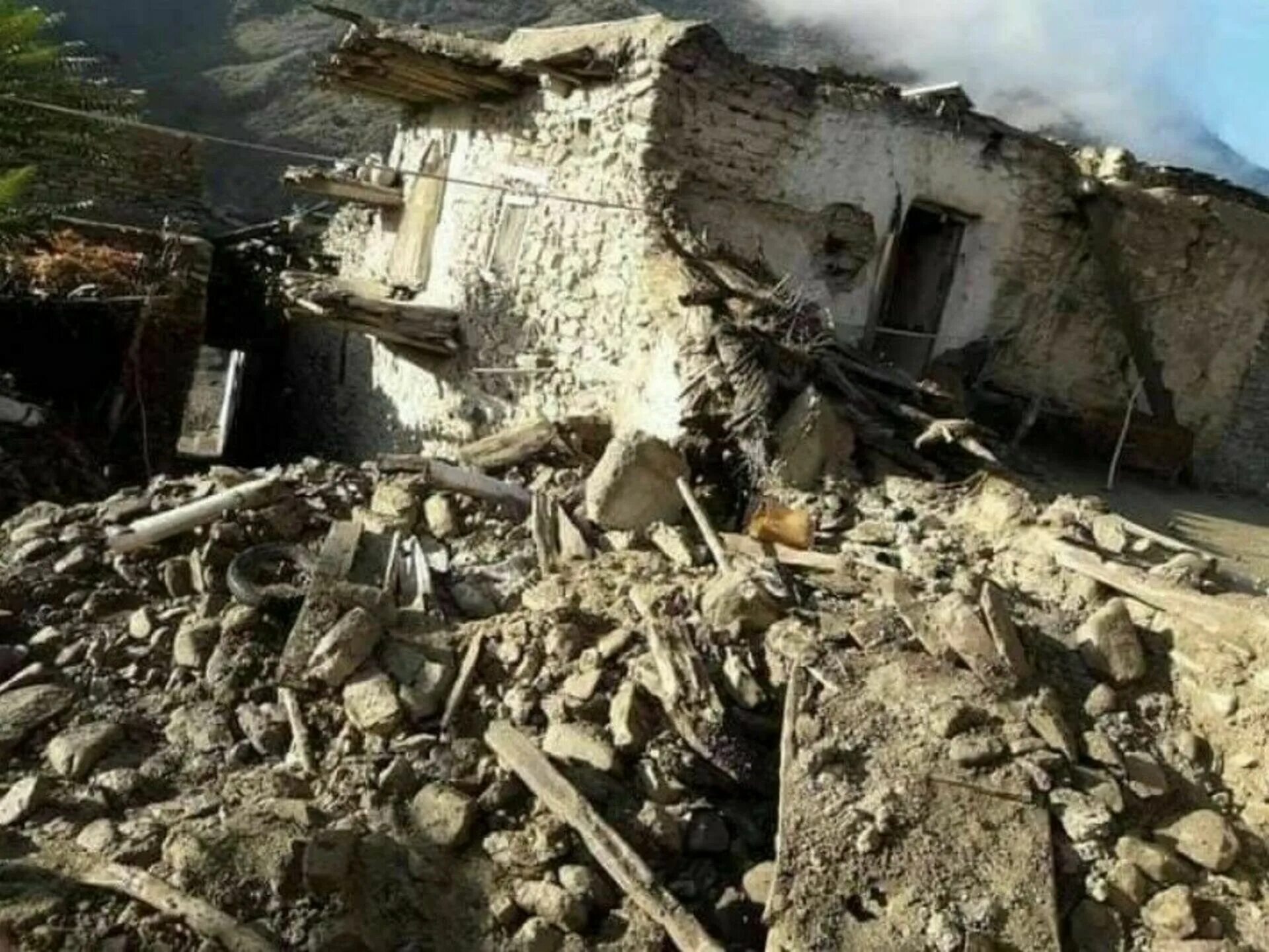 4 8 землетрясение. Землетрясение в Афганистане 2023. Землетрясения. Землетрясение в Афганистане 2022. Землетрясение в Афганистане вчера.