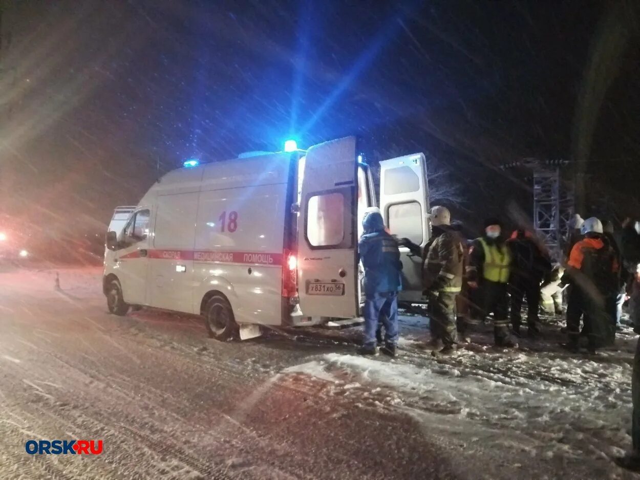 ДТП Орск Новотроицкое шоссе 02.02.2020. Авария на Гайском шоссе. Авария на выезде из Новотроицка. Орск ру водитель