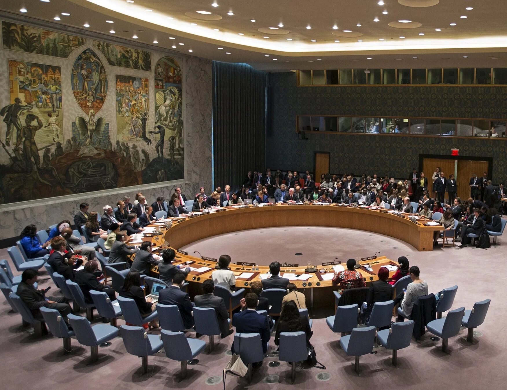 Совет безопасности ООН. ООН В нутри. Совбез. Ген Асамблея ООН потолок.