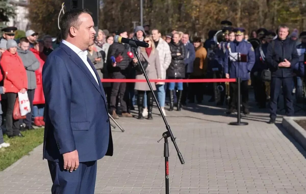 Главные новости новгорода. Губернатор Новгородской области возложил. Губернатор Херсона.