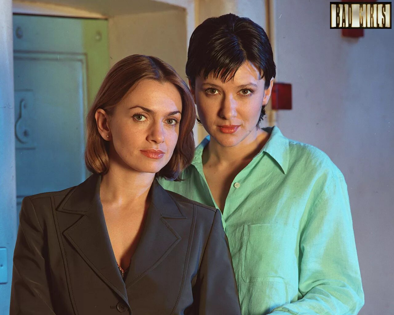 плохие девчонки 7 сезон. сериал плохие девчонки эпизоды. плохие девчонки 1 сезон. мандана джонс фото. плохие девочки сериал 1999 2006.