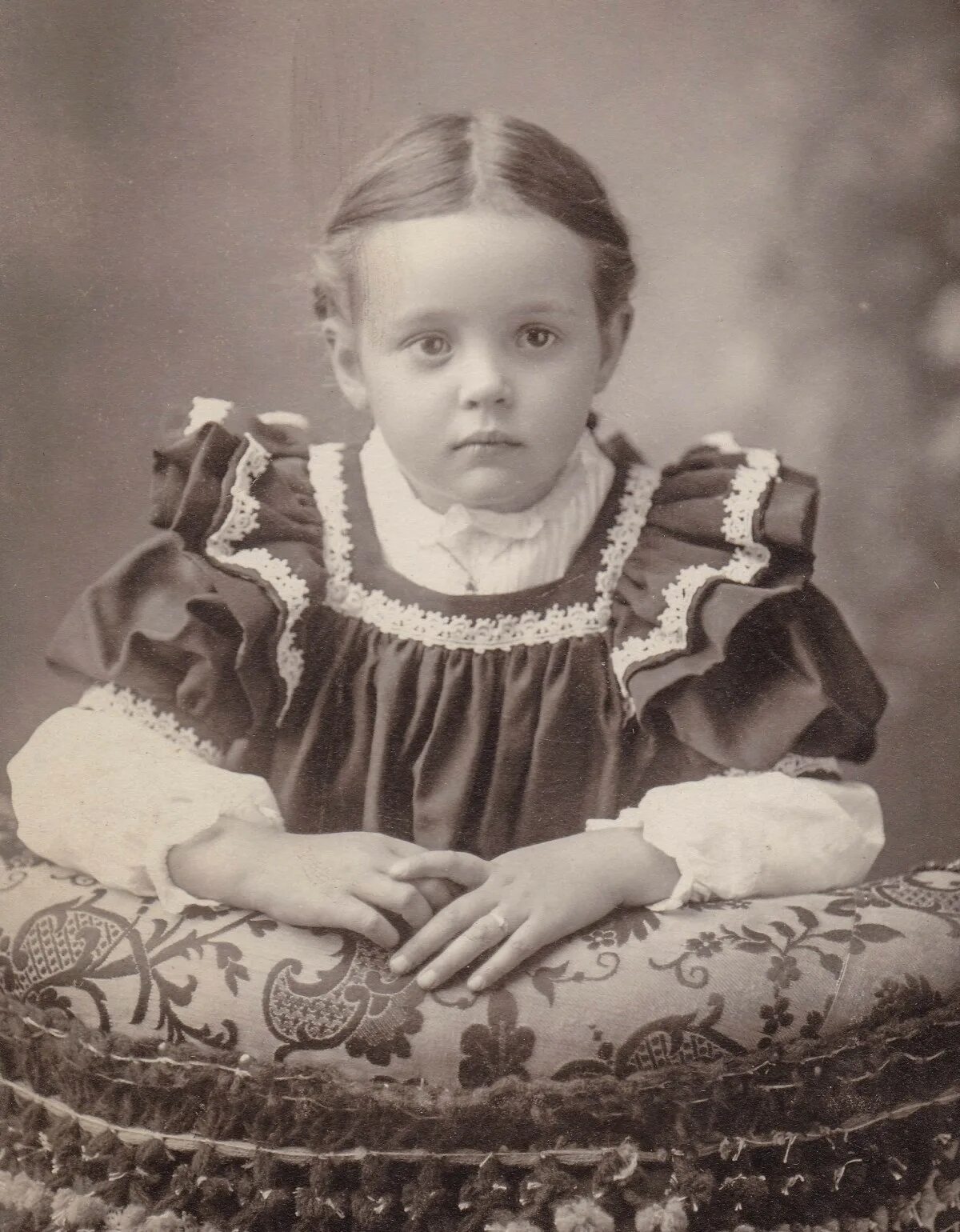 Виртуальный мир для детей. Ии детские фото. Старые фотографии. Дети которые создали роботов презентация. Детская фотография старая.