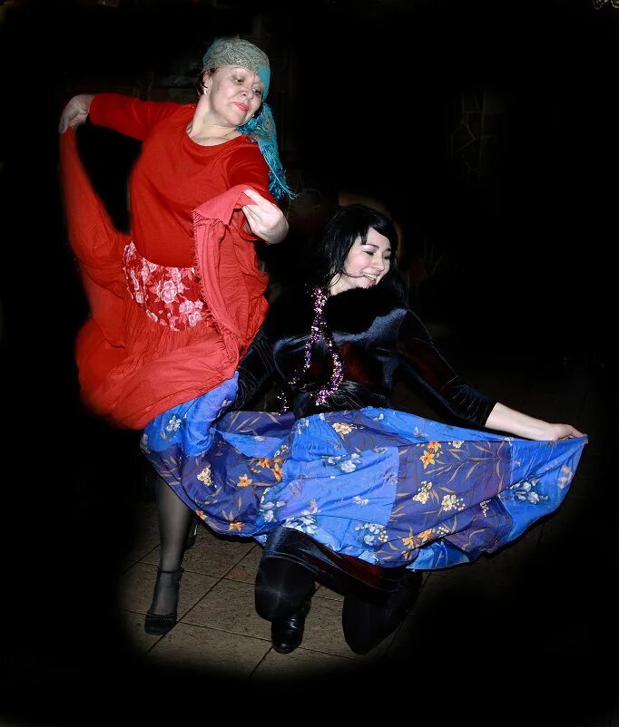 Цыганочка с выходом минус. Цыганский фольклор. Лаура кеосаян лигита. Лигита цыганка. Цыганочка с выходом.