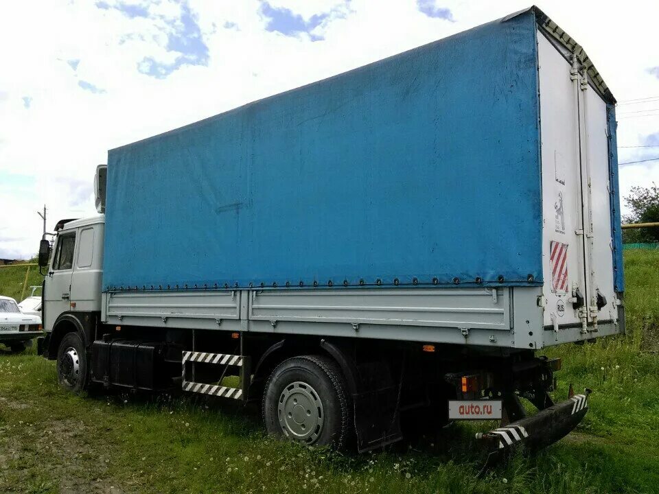 Маз 5336. Бортовой грузовик маз 5336. Сколько весит маз 5336 бортовой. Маз 53 36 авито. Маз 5336 тентованный.